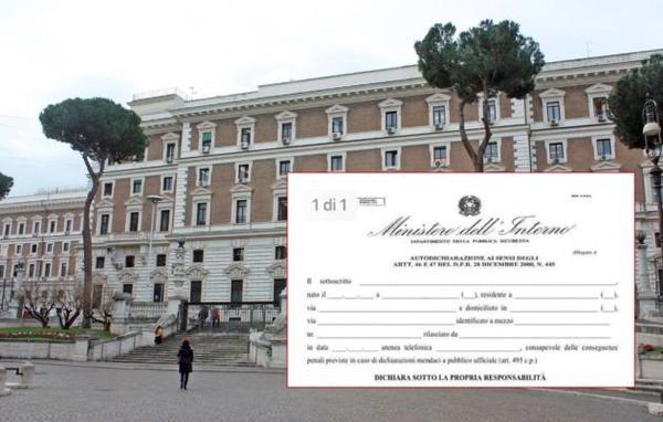 La nuova autocertificazione per il 4 maggio ancora non c’è, tecnici del Viminale al lavoro per prepararla