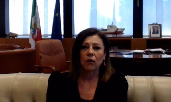 La ministra dei Trasporti chiarisce: «Non si possono raggiungere le seconde case»