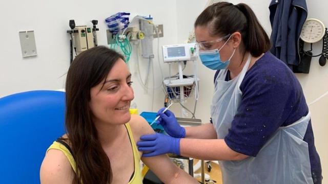 Coronavirus, una ricercatrice italiana sperimenta il vaccino a Oxford article-post
