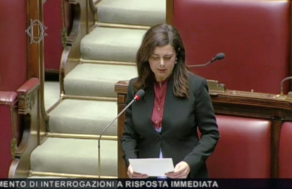 Boldrini: «Come fanno le donne ad accedere ai centri antiviolenza senza tampone?». La risposta della Bonetti article-post