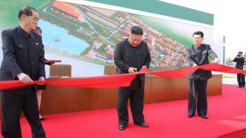 Corea del Nord, Kim Jong-un riappare in pubblico dopo 20 giorni
