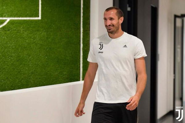 Chiellini attacca Balotelli: «Persona negativa, da prendere a schiaffi»