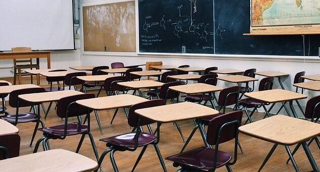 Scuole: l’altolà dei presidi alla responsabilità penale in caso di contagi e l’appello di Azzolina