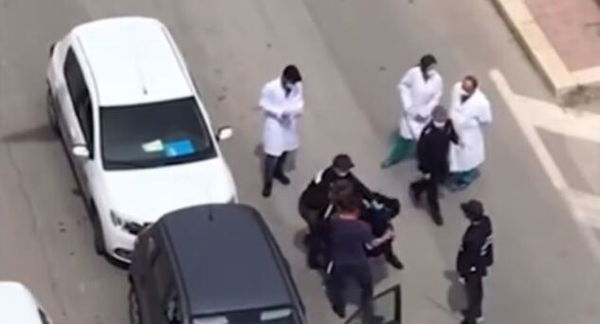 La storia di Dario Musso, il giovane sottoposto a TSO dopo aver gridato in strada che «non c’è nessuna pandemia»