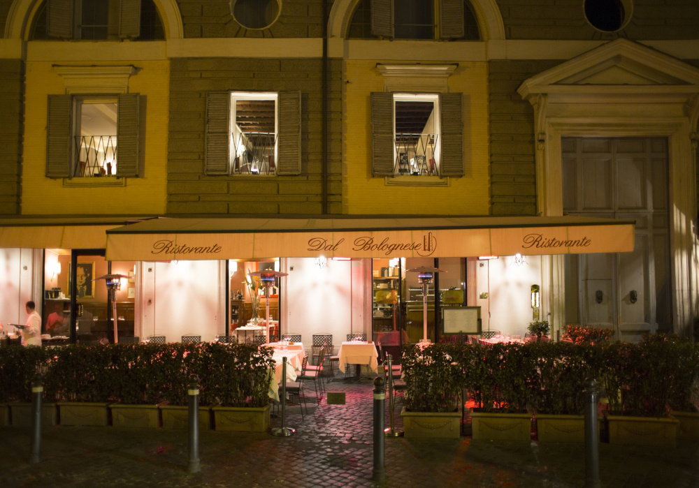 Dal Bolognese a Roma, il ristorante delle star cambia con delivery e take away article-post