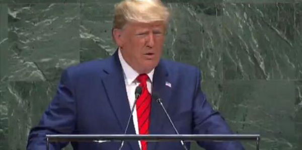 Trump e l’idrossiclorochina anti-Covid: «Prendo una pillola al giorno, cosa c’è da perdere?»