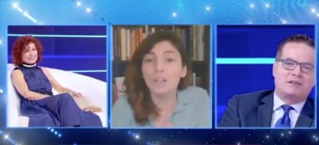Per Laura Castelli sulle mascherine introvabili il problema è che «gli italiani le vogliono personalizzate» article-post