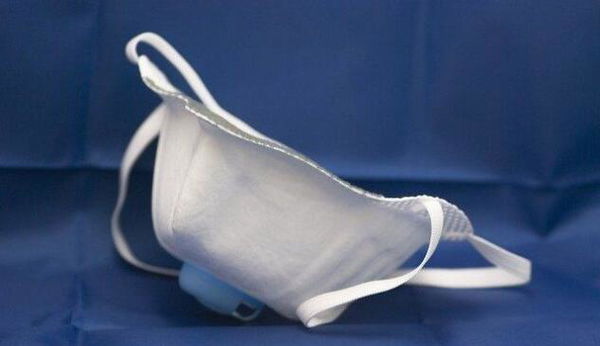 L’assurda correlazione tra l’uso della mascherina e il cancro