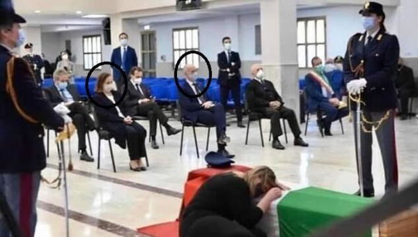 Pagano e il funerale del poliziotto senza nessun rappresentante dello Stato. Ma c’erano Lamorgese e Gabrielli