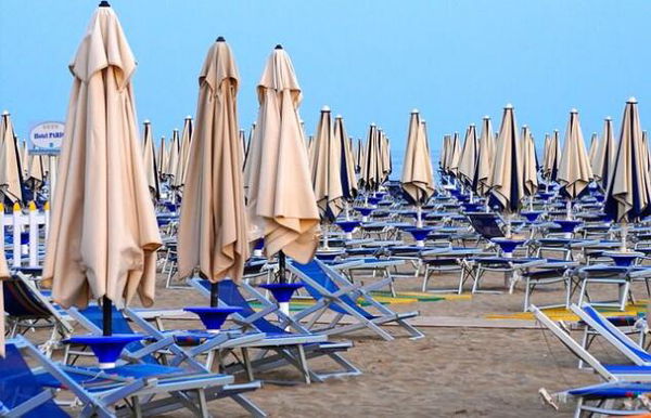 Le regole per tornare in spiaggia (a partire dal 1° giugno)