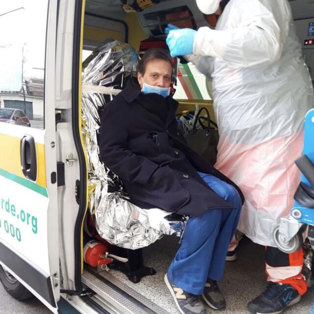 La commovente lettera di Piero Chiambretti: «Sopravvissuto al coronavirus grazie alle carezze degli infermieri» article-post