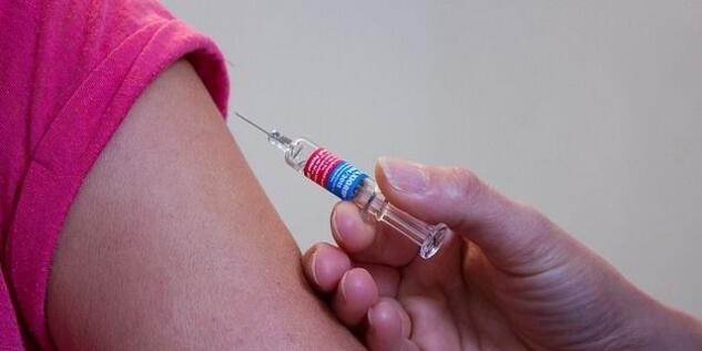 Il caso Sanofi e il vaccino che sarà venduto prima agli americani article-post