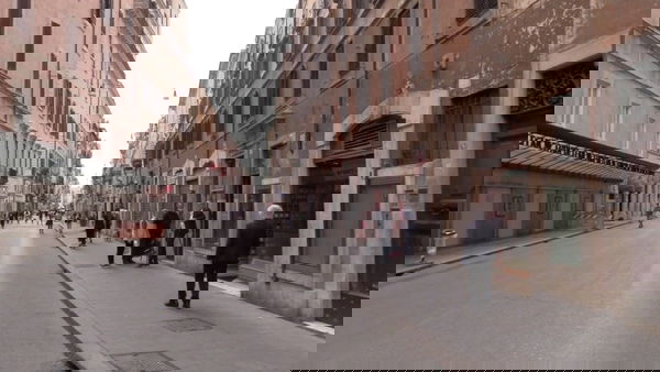 Fase 2, primo giorno di riaperture a Via del Corso a Roma | Video