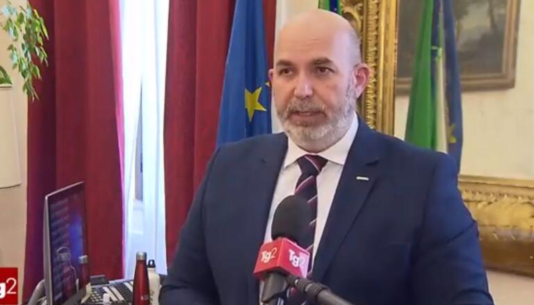 Crimi fa vedere a Di Maio chi è il capo politico M5S: «Sansa è il nostro candidato»