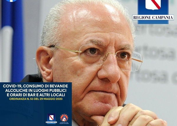 De Luca, continua la lotta alla movida: niente più asporto e consumo di alcolici nelle aree pubbliche dalle 22