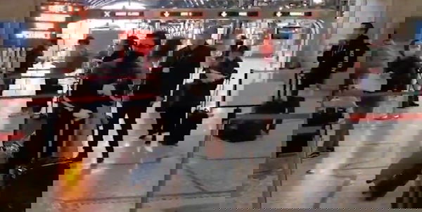 Le 192 persone sul primo treno Milano-Napoli: l’inizio della fase 2 anche nei trasporti