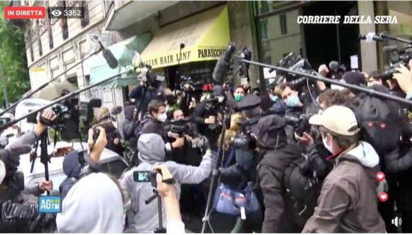 È ora di far rientrare i giornalisti appostati sotto casa di Silvia Romano