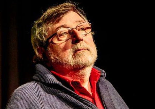 Guccini e gli insulti dei «fan della Meloni che hanno la coda di paglia» dopo la sua Bella Ciao