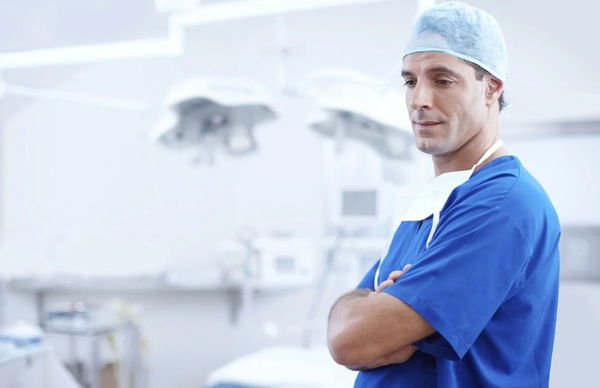 I medici in Piemonte rifiutano i 350 euro del governo: «Vogliamo dignità e rispetto, non soldi»