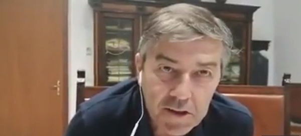 Il sindaco di Forte dei Marmi blasta Nicola Porro: «Chi mi paga lo stipendio? Lo do ai concittadini in difficoltà»