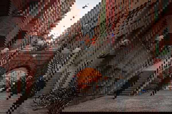 La (mancata) strategia della Svezia l’ha resa prima in Europa per tasso di mortalità da Covid-19