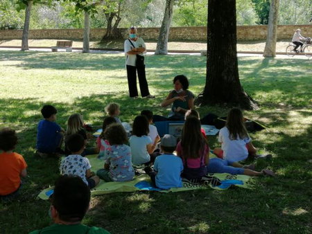 Maestra attaccata per la lezione nel parco, la Cisl: «Fa passare per vagabonde le colleghe» article-post