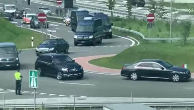 Auto blu Di Maio