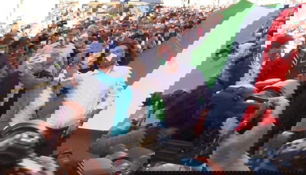 Giuseppe Conte a Salvini e Meloni: «Giusto manifestare, ma bisognava farlo rispettando le distanze»