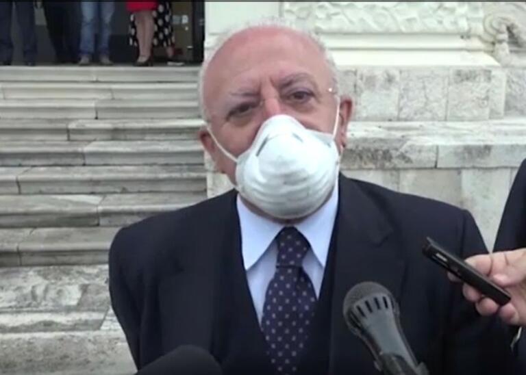 De Luca attacca Salvini che “porta seccia” per la seconda ondata di Covid-19
