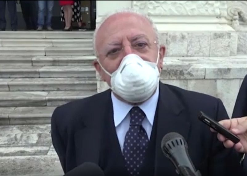 Vincenzo De Luca indagato: «Ma non è escluso l’esito favorevole dell’indagine» article-post