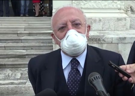 Vincenzo De Luca indagato: «Ma non è escluso l’esito favorevole dell’indagine» article-post