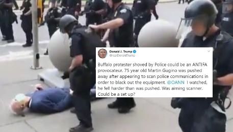 Trump accusa l’anziano spinto dalla Polizia: «È caduto con una forza maggiore di quella della spinta»