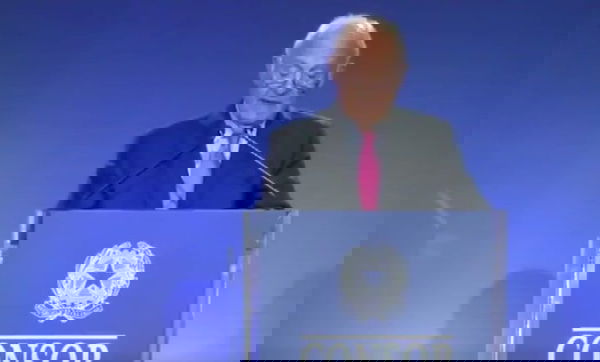 Savona, ministro gialloverde, rivela i dati in base a cui si evince che quel governo fece aumentare lo spread