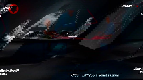 Lo psichiatra Raffaele Morelli a Rtl 102,5: «Una donna si preoccupi se un uomo non le mette gli occhi addosso»