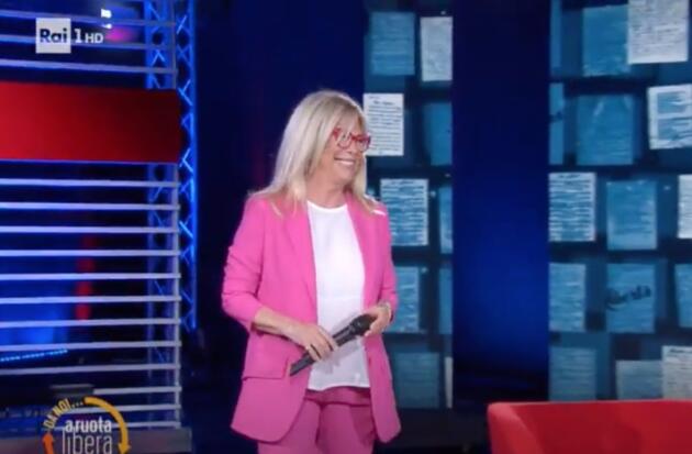 Rita Dalla Chiesa: «Oggi un cameriere cinese ha dato da bere al mio cane, sto male per le cose scritte l’altro giorno» article-post