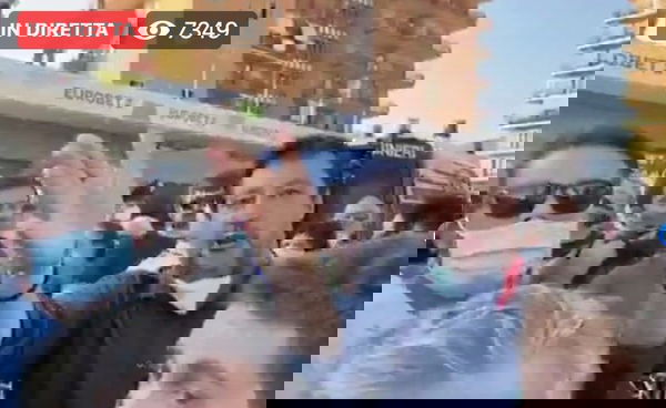 Accusato di aizzare la folla al comizio di Salvini, si dimette il capo della protezione civile di Mondragone