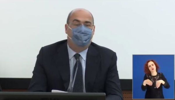 Zingaretti chiede che i seggi elettorali non siano allestiti nelle scuole