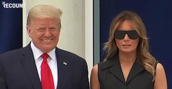 La gran voglia di sorridere di Melania Trump nonostante la richiesta del marito Donald | VIDEO