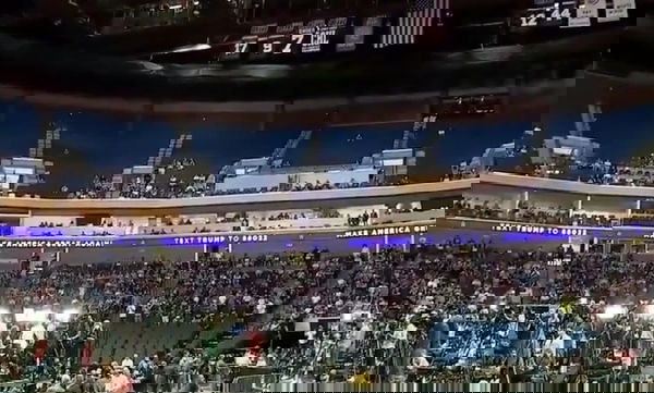 Gli adolescenti su Tik Tok e i fan della K-Pop hanno prenotato i biglietti del comizio di Trump e poi non sono andati