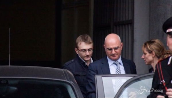 Delitto Chiara Poggi, chiesta la revisione della condanna di Stasi: «Smentite circostanze su cui si basa la condanna»