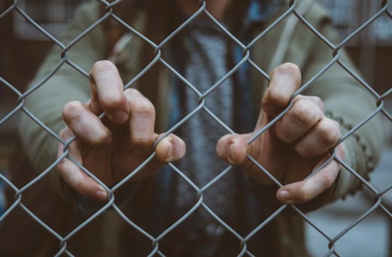 Nel 2020 una ragazzina di 12 anni può ancora finire in ospedale perché bullizzata per il suo peso