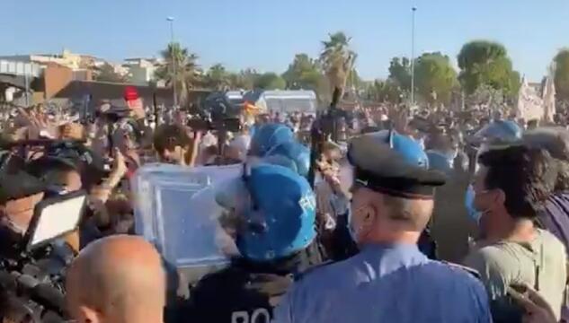 chi contesta Salvini