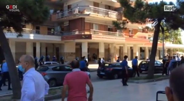 Il focolaio di Mondragone porta alla luce povertà e razzismo