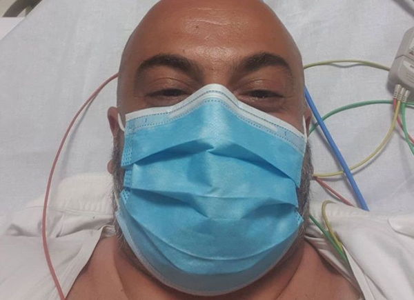 Il senatore ed ex 5 Stelle Gianluigi Paragone è stato investito da un’auto mentre andava in scooter