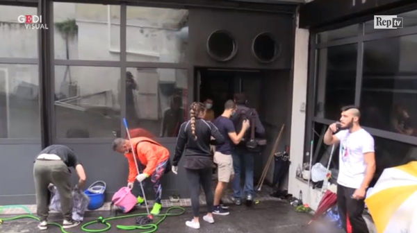 A sette mesi di distanza dal rogo della Pecora Elettrica è stata data alle fiamme una palestra a Centocelle