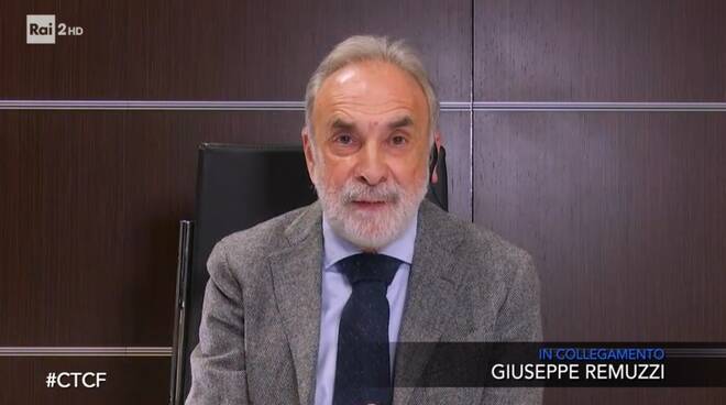 Remuzzi dell’Istituto Mario Negri: «I nuovi positivi non sono contagiosi, non hanno ricadute nella vita reale»