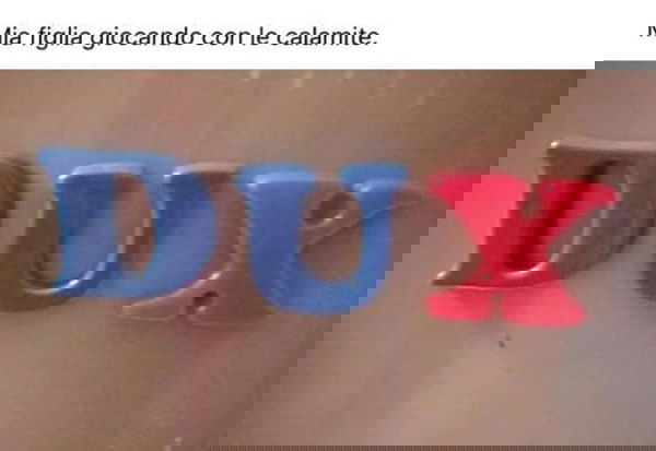 La denuncia dell’ACAD: «Inaccettabile che un esponente delle forze dell’ordine auguri la morte a chi salva vite in mare»