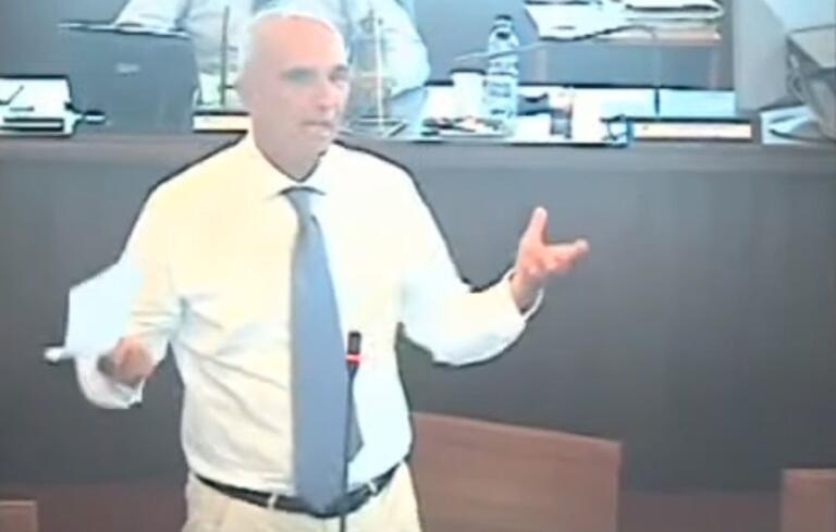 Il sindaco di Pescara che parla dell’aggressione ai ragazzi gay senza mai dire la parola omofobia | VIDEO