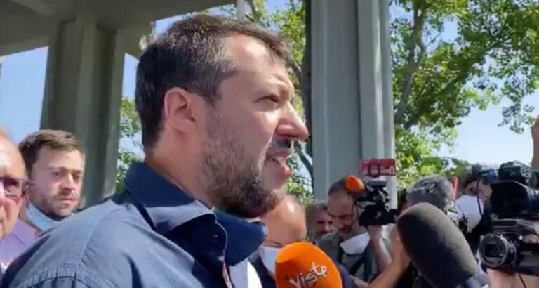 Salvini propone di togliere la potestà genitoriale a chi non manda a scuola i propri figli | VIDEO