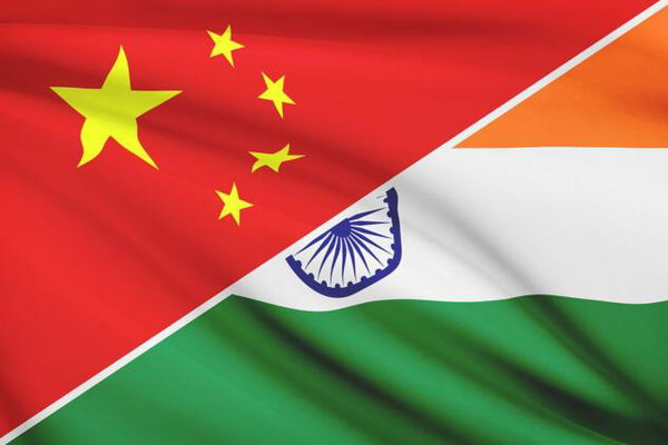 Tensioni Cina-India: l’avanzata insidiosa di Pechino nell’Himalaya conteso